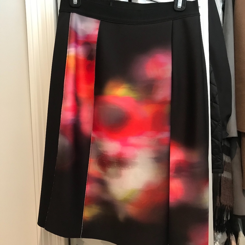 Elie Tahari Black/Print Skirt